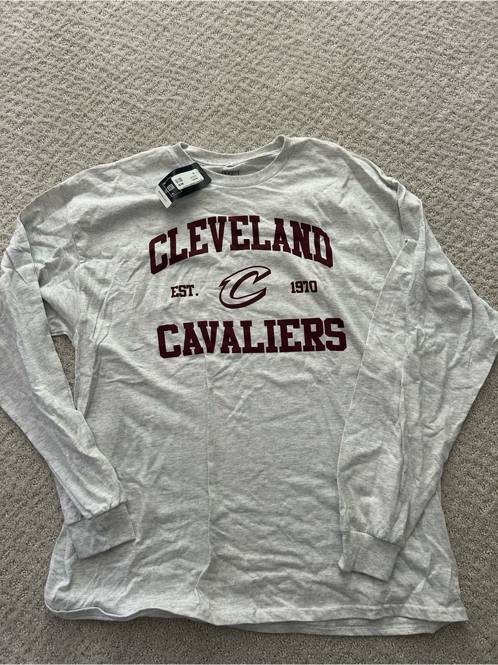 NEW WITH TAGS - CLEVELAND CAVALIERS LONG SLEEVE TEE - XL